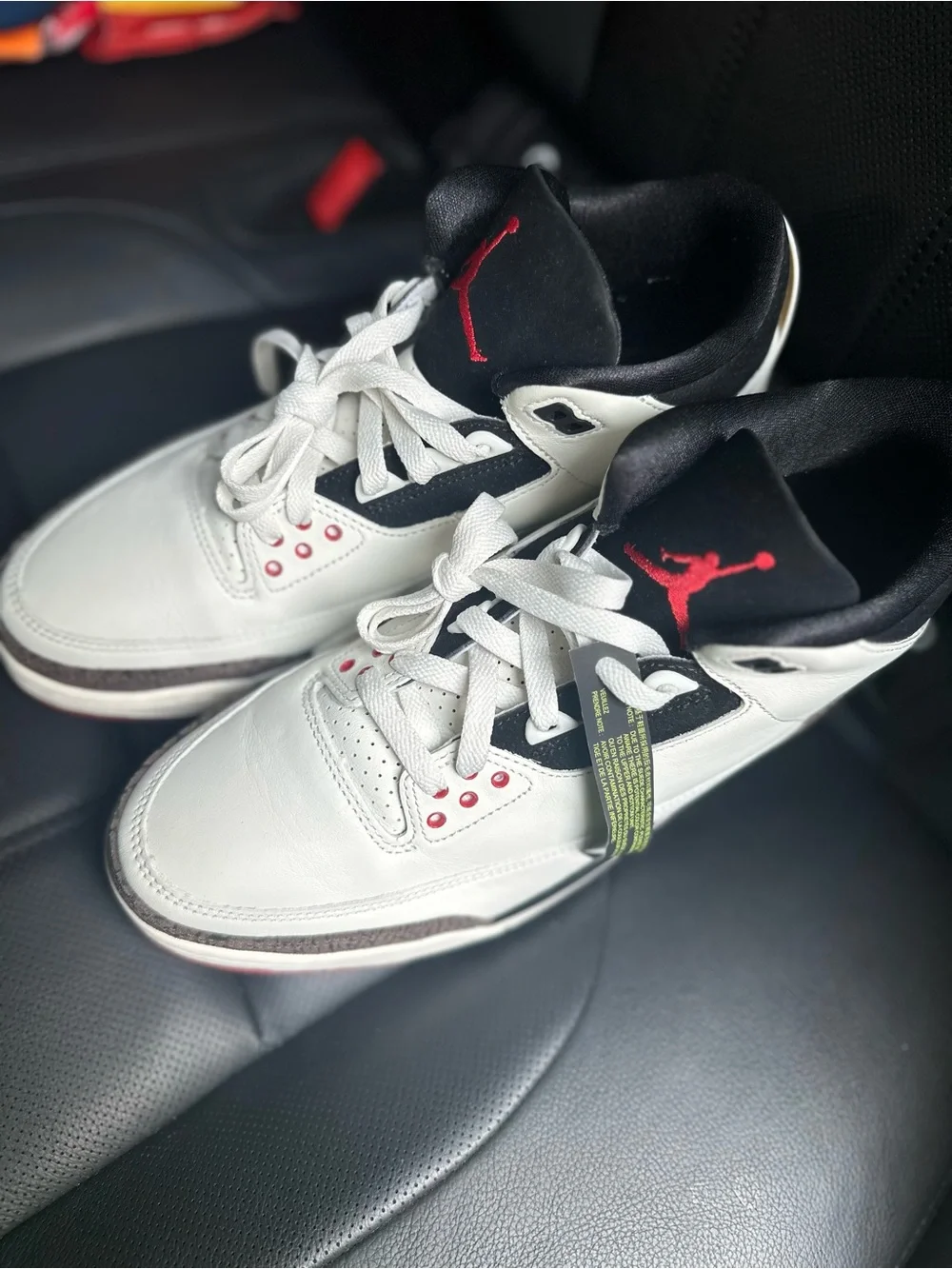 Jordan 3  Men’s White Black Red Low-Top Sneakers